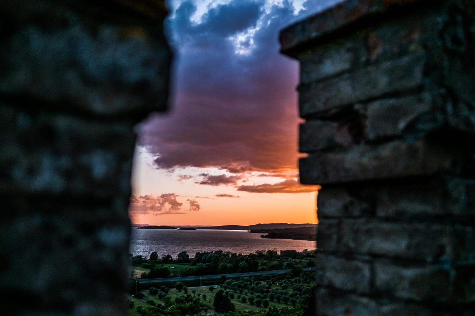 Castello Il Borgia In Passignano Sul Trasimeno - Italy Villa Luaran gambar